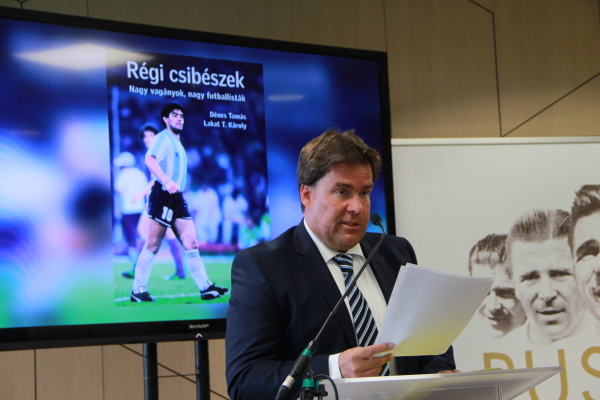 Lakat T. Károly méltatása Lakat T. Károly méltatása