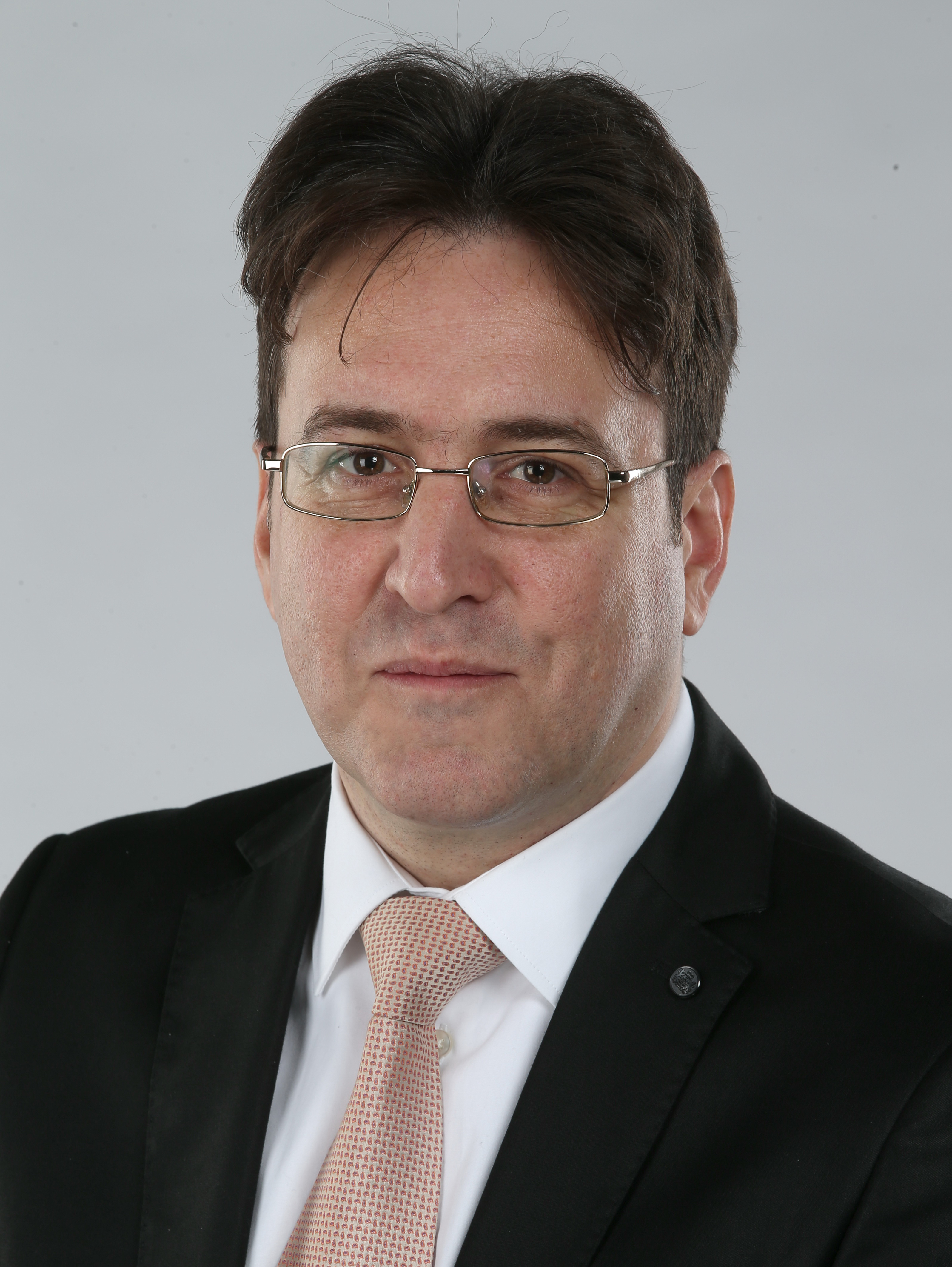 Sportújságíró a Népszabadság főszerkesztője Sportújságíró a Népszabadság főszerkesztője