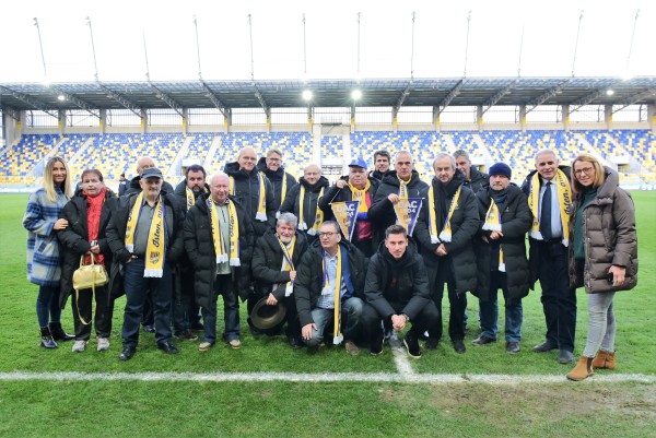 Nemo_Miklos_J_csoport_stadionban