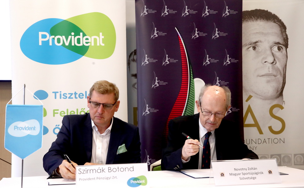 Szerződéshosszabbítás a Providenttel
