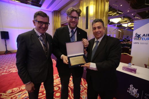 Emlékplakett az UEPS-nek Emlékplakett az UEPS-nek