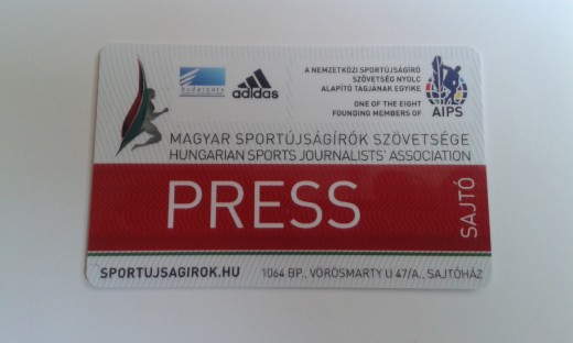 Az új igazolványok átvétele Az új igazolványok átvétele