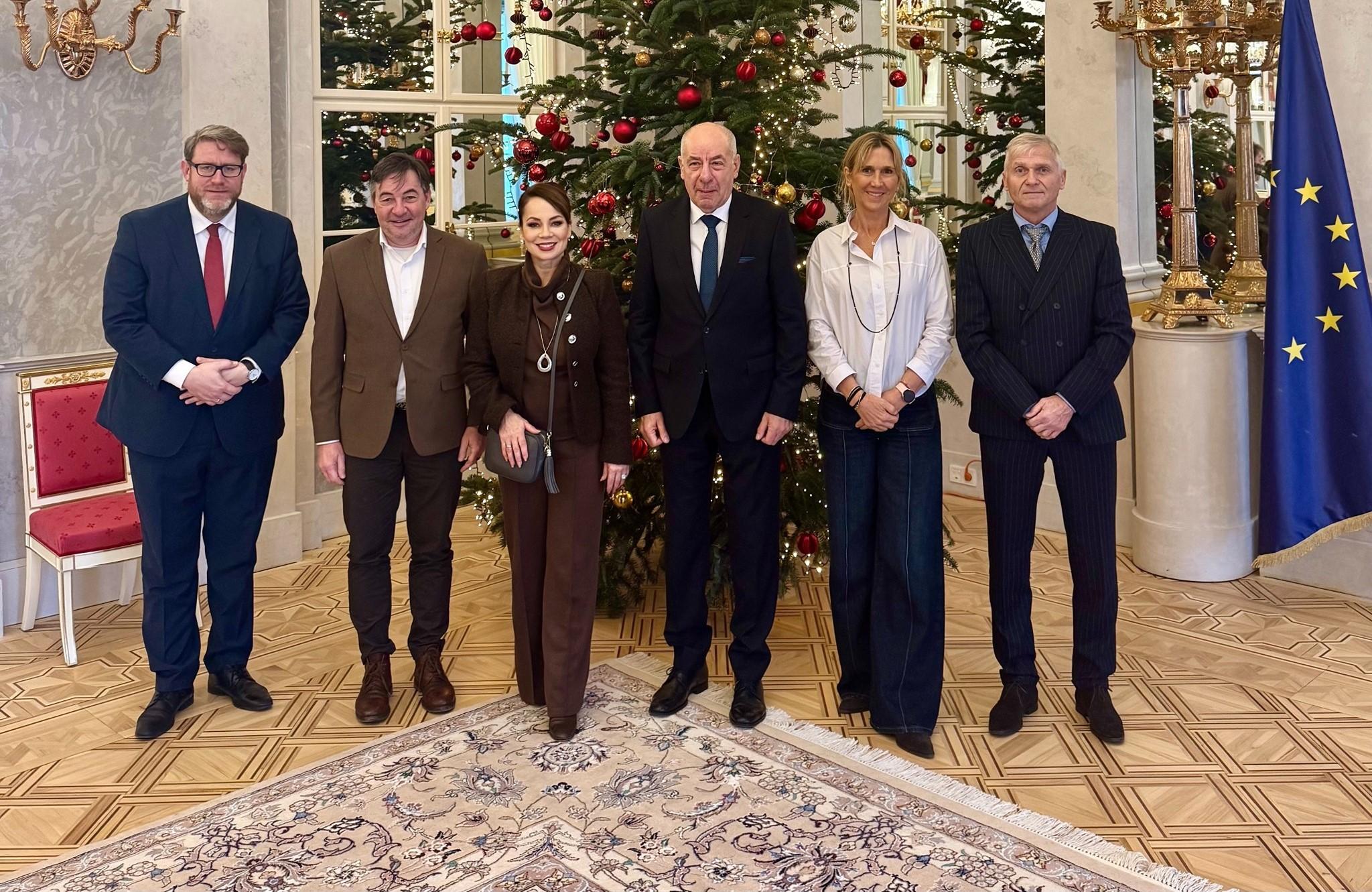 Dr. Sulyok Tamás köztársasági elnök fogadta a sportújságírók elöljáróit